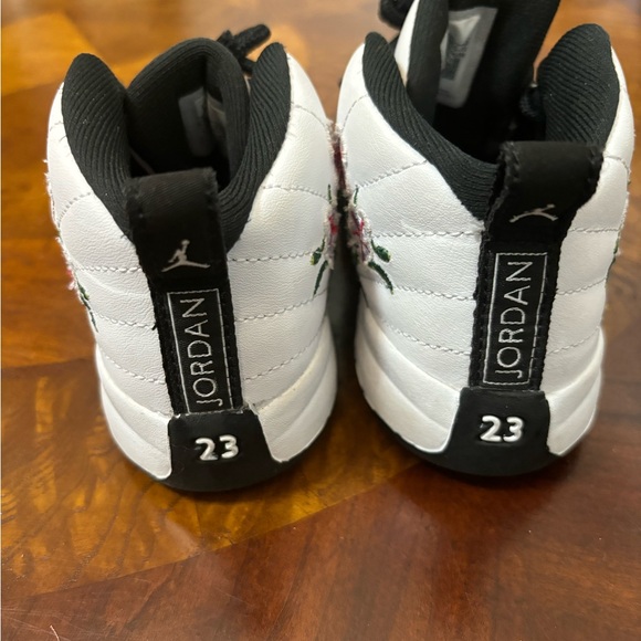 Nike Jordan's Size 8 - Picture 5 of 9